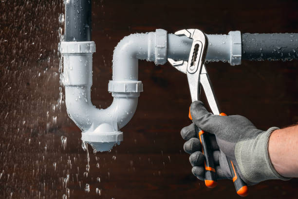 Professional Pipe Repair technician working in Hunter, OH